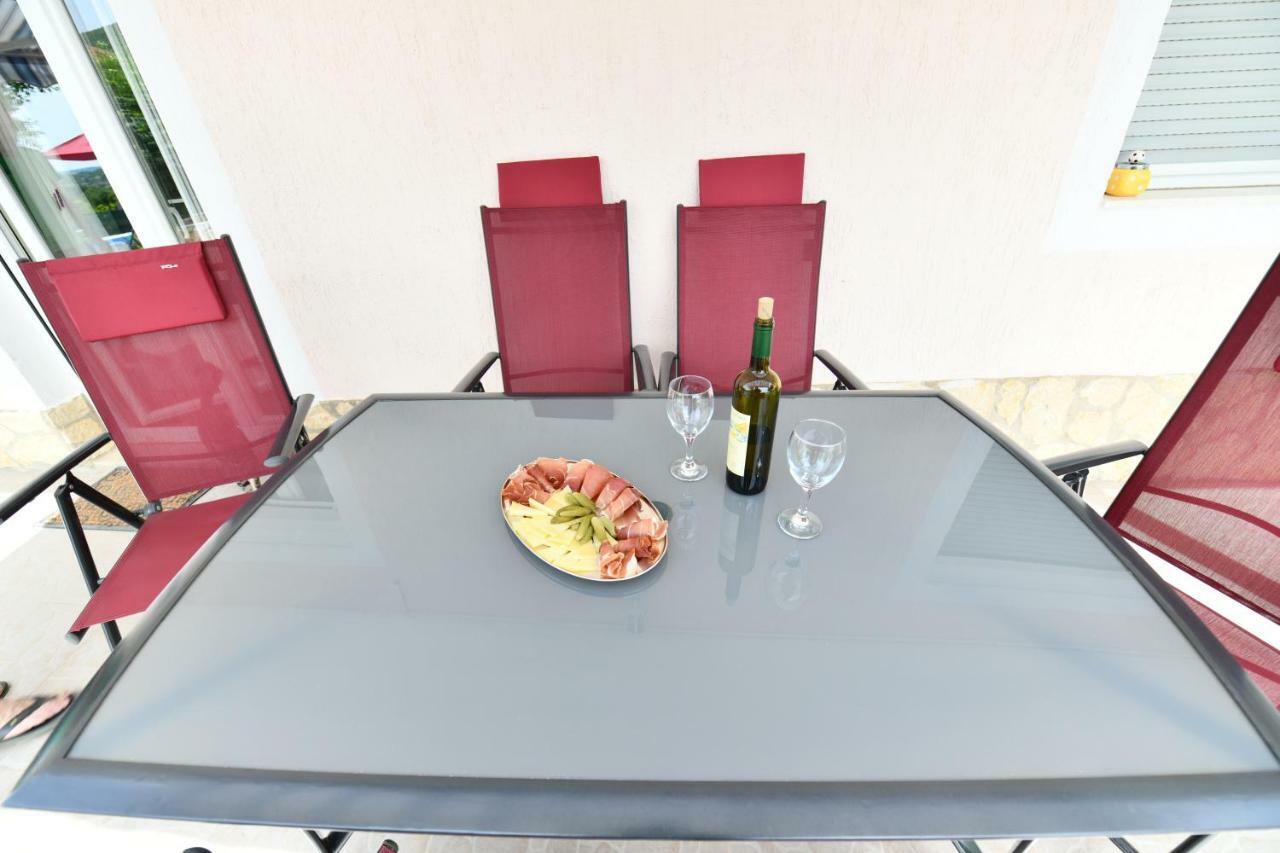Holiday Home Miramary Trilj Екстериор снимка