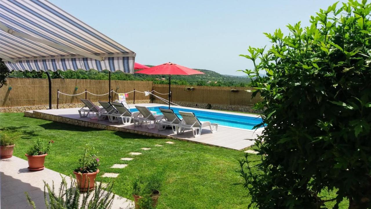 Holiday Home Miramary Trilj Екстериор снимка