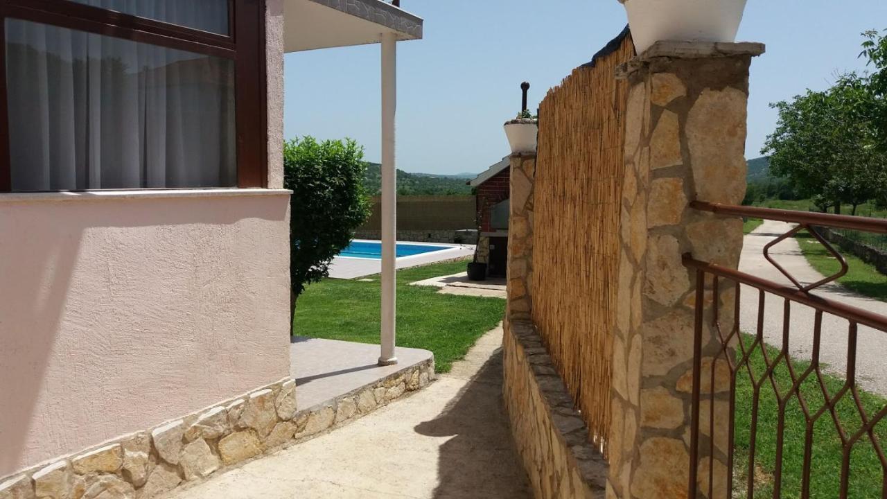 Holiday Home Miramary Trilj Екстериор снимка